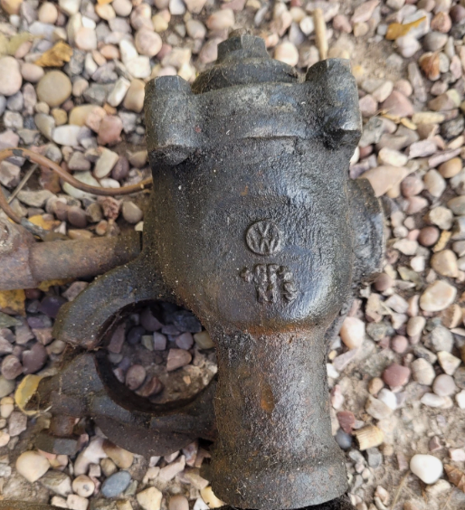 I have an original steering box to provide and will send this to Limebug